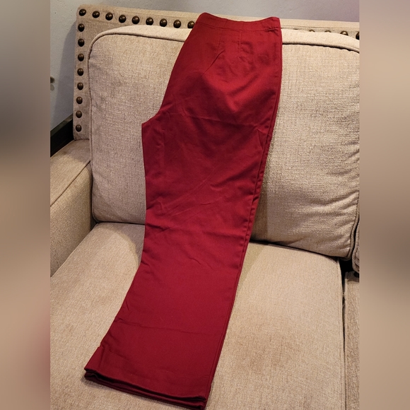 Merona Pants - Merona Burgundy Red Sateen Cropped Pants *sz 8*